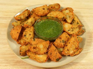 Kalmi Vada (Fried Lentil Patties)