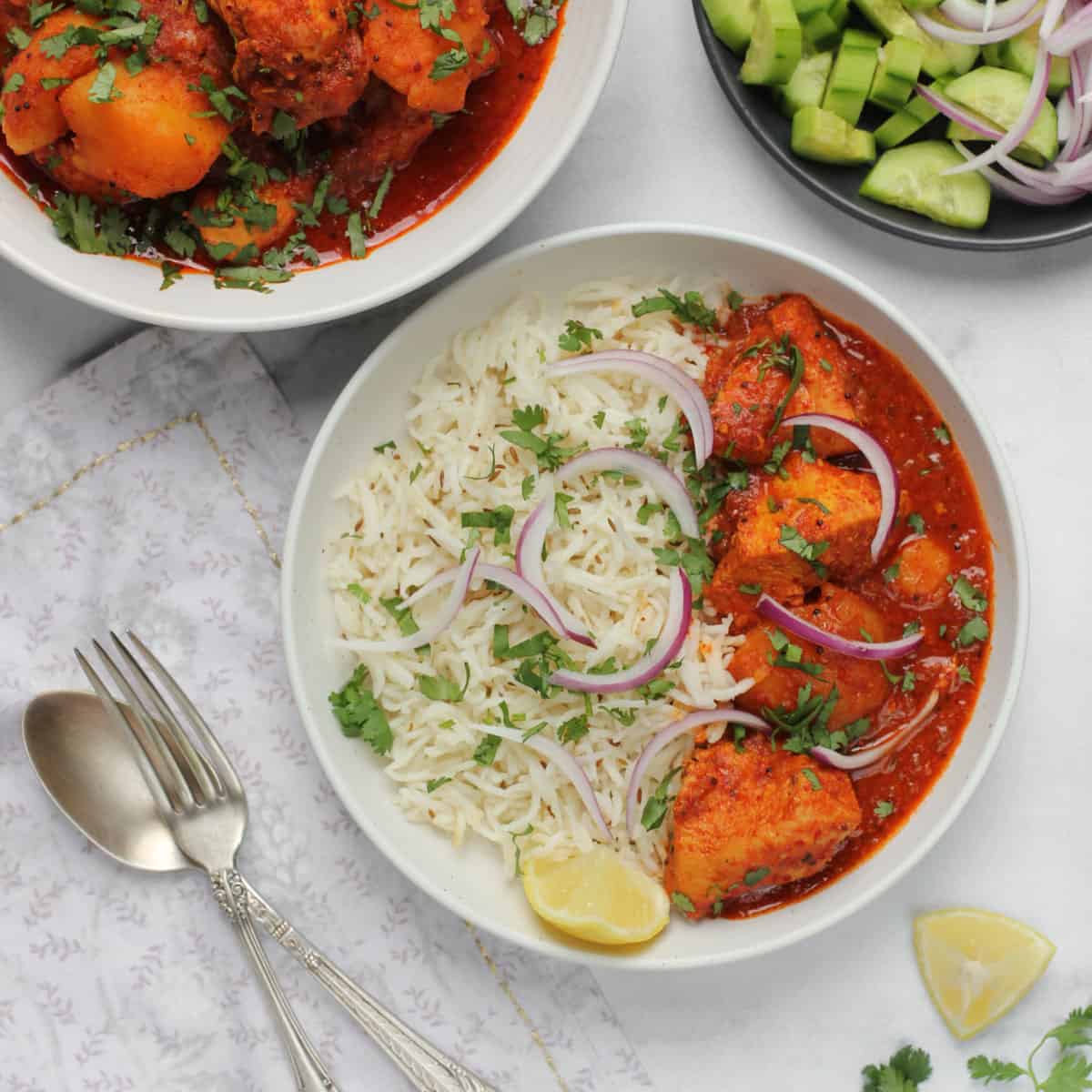 chicken vindaloo served with basmati rice