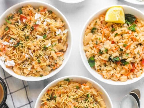 upma served in 3 white bowls