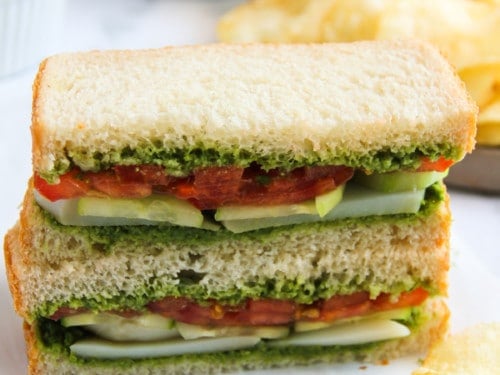 chutney sandwich with chips