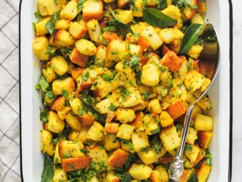 bread upma in a serving platter