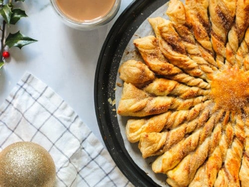 cinnamon sugar khari in a platter with tea cup on the side