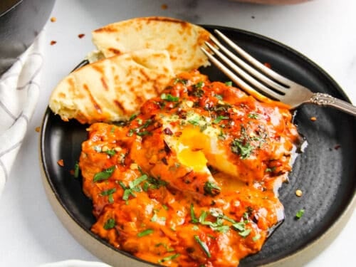 Makhani Shakshuka served with naan