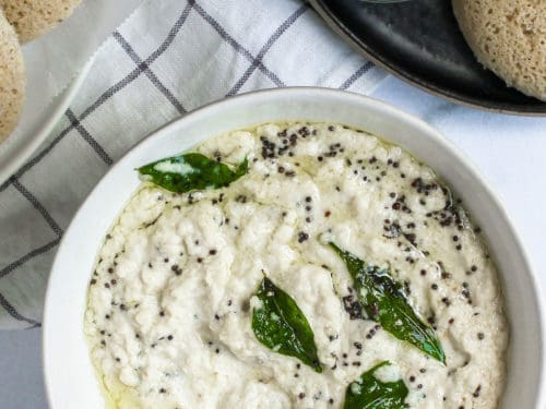 coconut chutney with idli